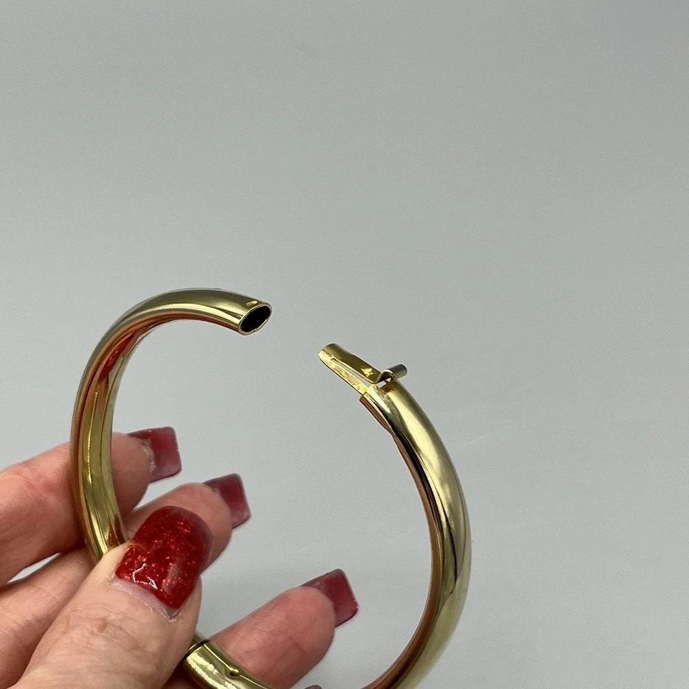 Gold Tone Bangle Bracelet & Hoop Earrings Lot Womens 4pc Black Enamel Faux Pearl